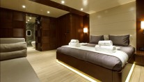 Sailing yacht Infinity - Queen Cabin